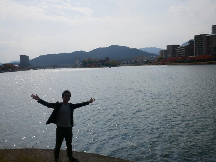 <font size='2' color='blue'>ご覧ください、キラキラの水面!私の大好きな光景です!!</font>
